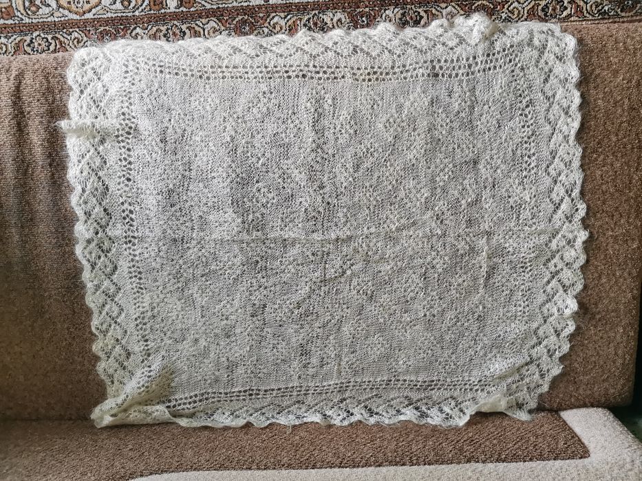Хустка ажурна молочна
