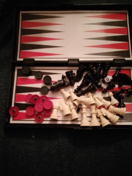 Шахматы магнитные 3 в 1,шашки,домино