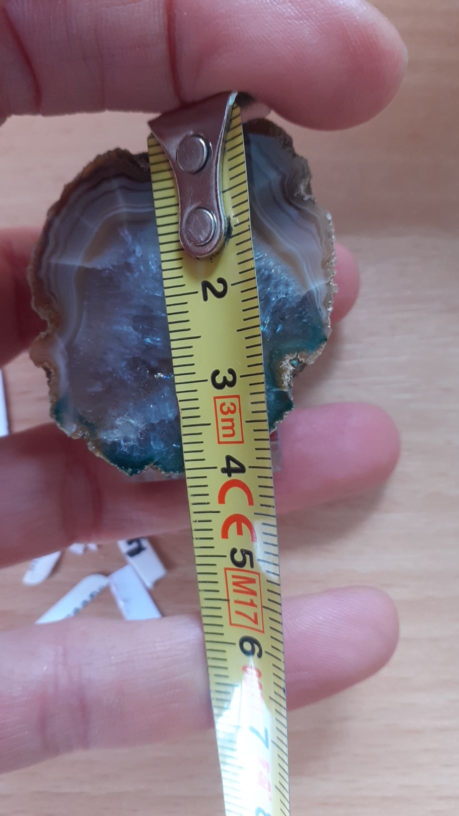 Prasiolit , Agat z prasiolitem z Polski. Mineral