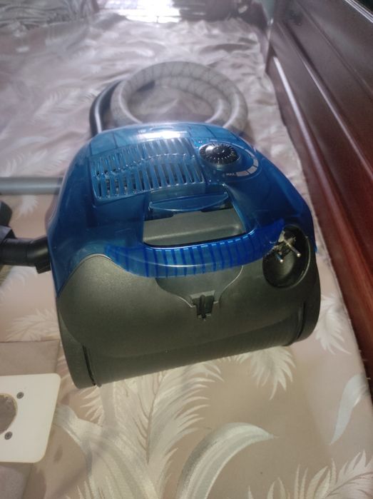 Пилосос Bosch 1800 Ват, мішок та контейнер на вибір. Гарний стан.