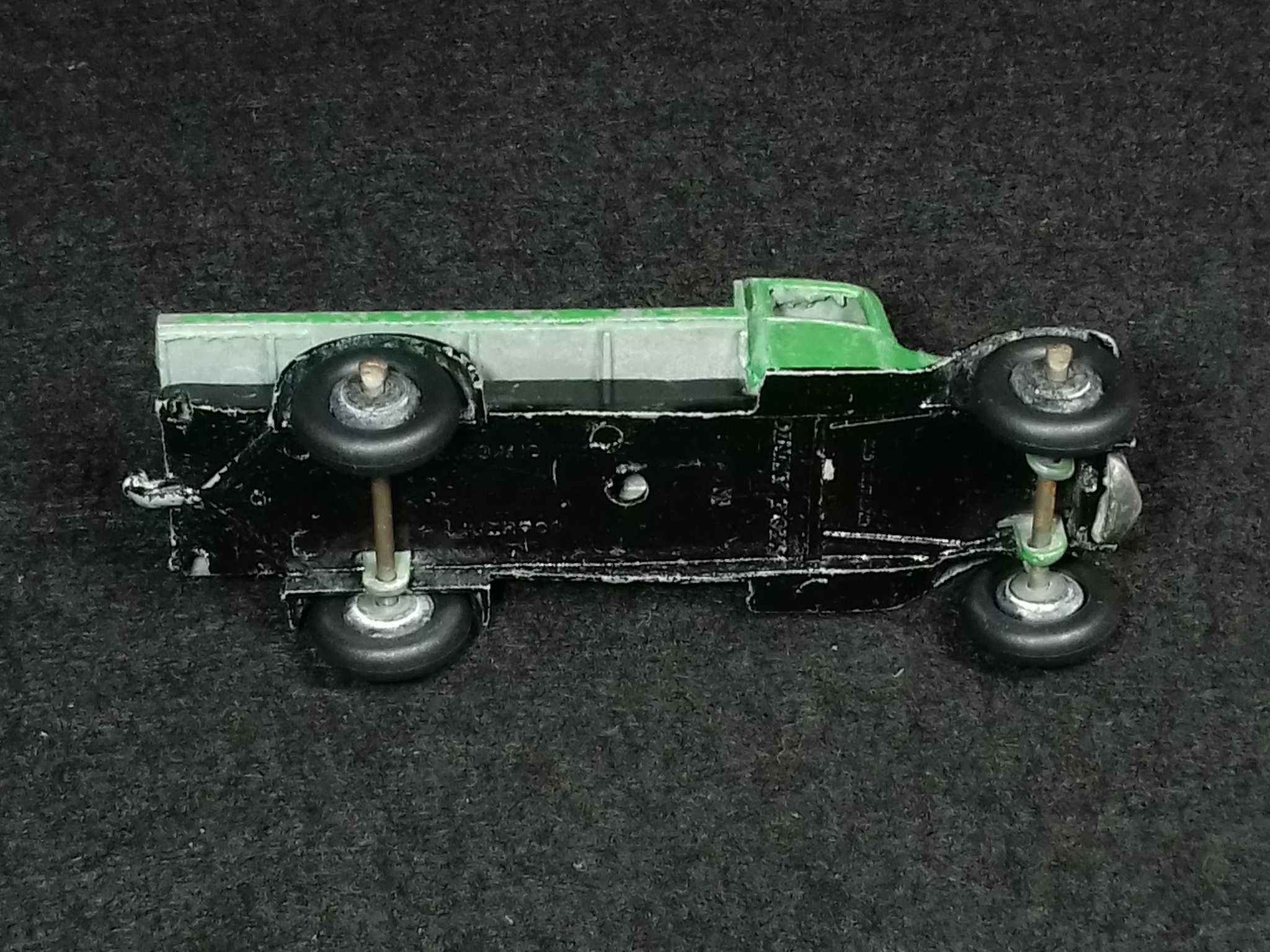 Dinky Toys #25C - Flat Truck - 1940s by Meccano Ltd