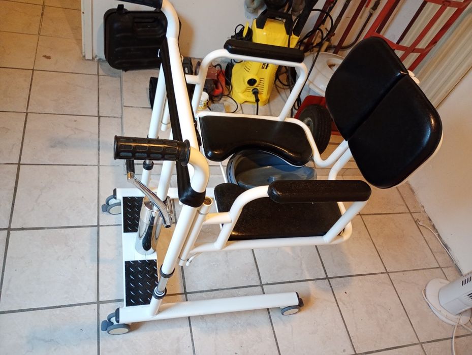 Wózek inwalidzki hydrauliczny,lazienkowy