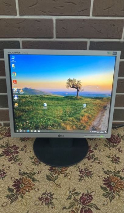 Монитор LG 24 дюйма