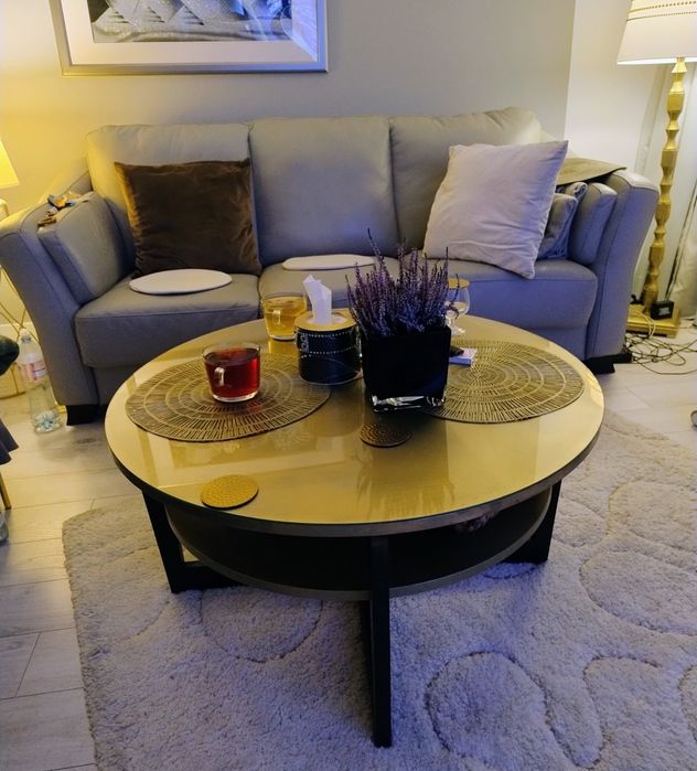 Stolik kawowy złoty z szybą