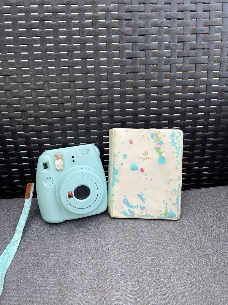 Máquina fotográfica instantânea instax mini9