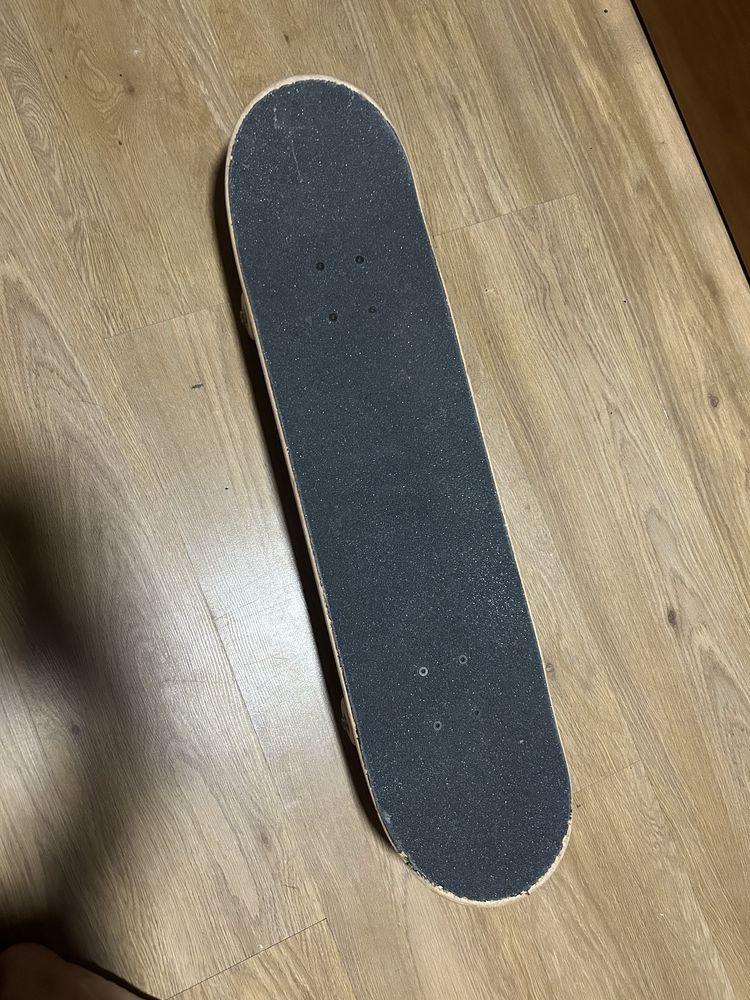 1 skate + tabua mais com trucks