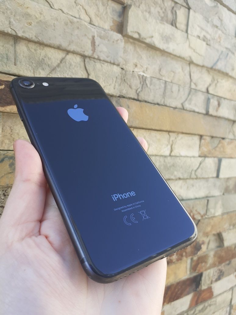 Iphone 8 - 64Gb - Poucas marcas de uso