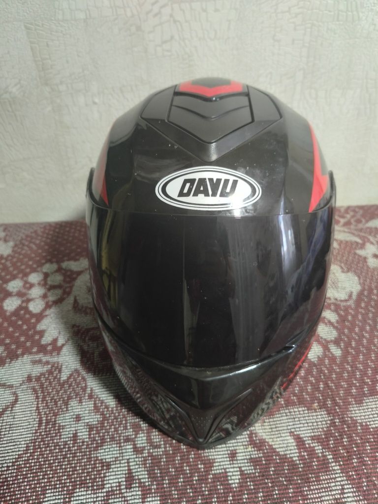 Мото шльом фірми DAYU