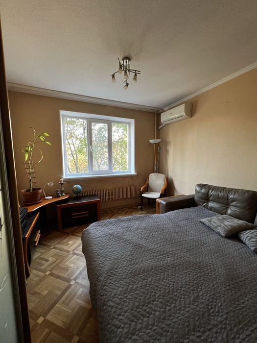 Продам 3-х к.кв Тарасовский въезд Конный рынок метро Защитников 7 мин