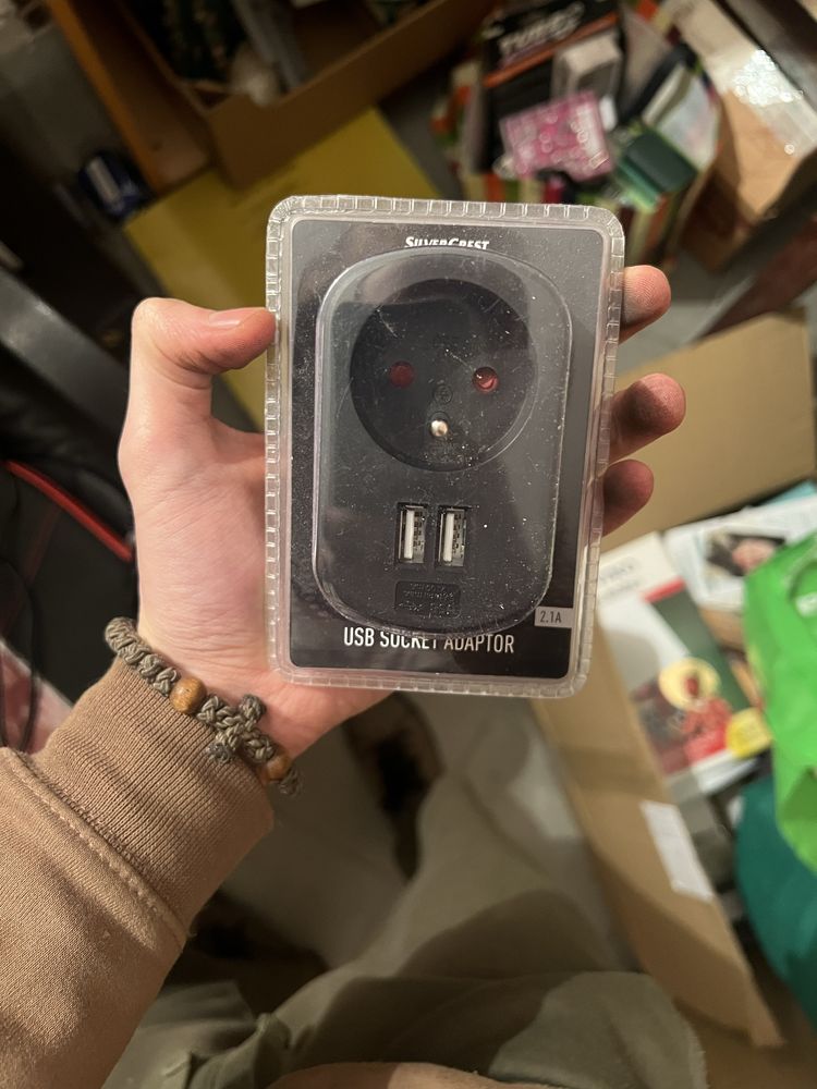 Wtyczka z adapterem USB