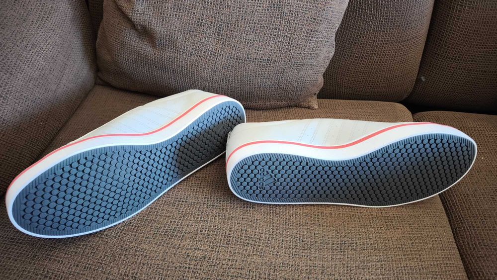 Ténis / sapatilhas Adidas vs Pace 2.0 novos com etiqueta 43 1/2