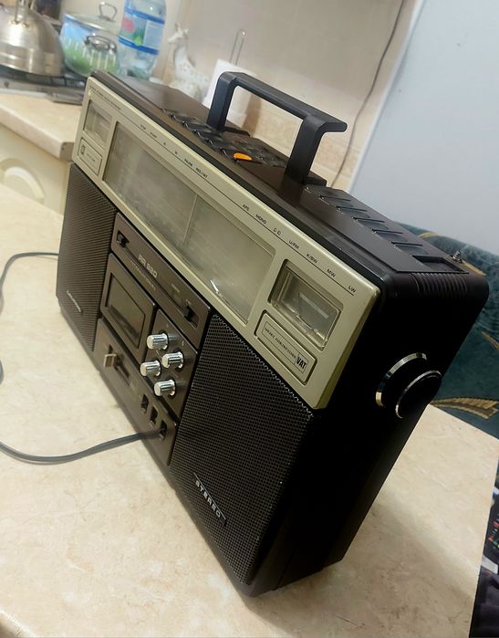 Grundig магнитола.