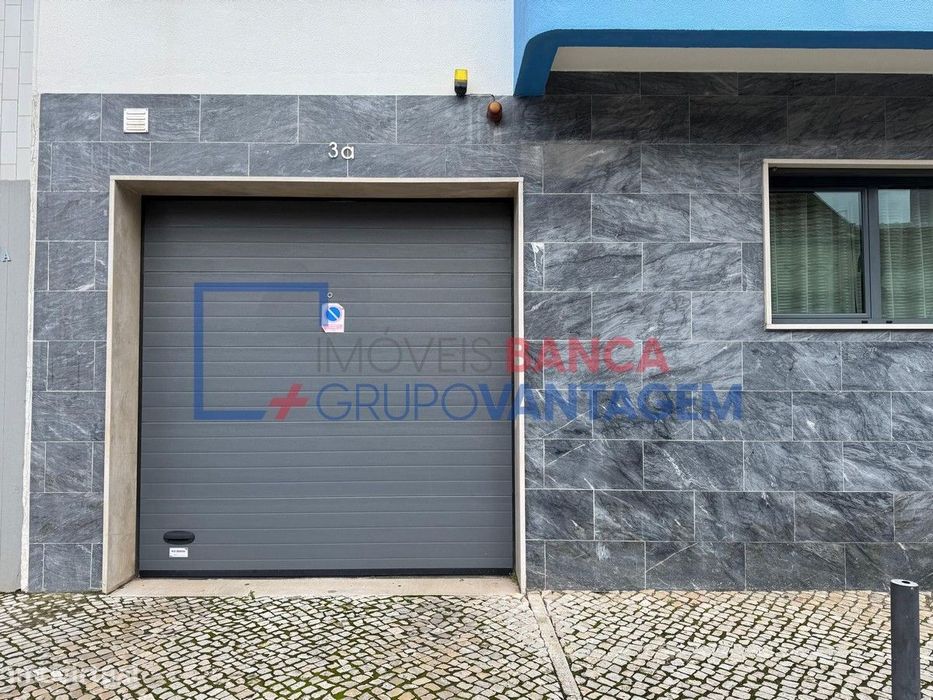 Venda de 6 Parqueamentos