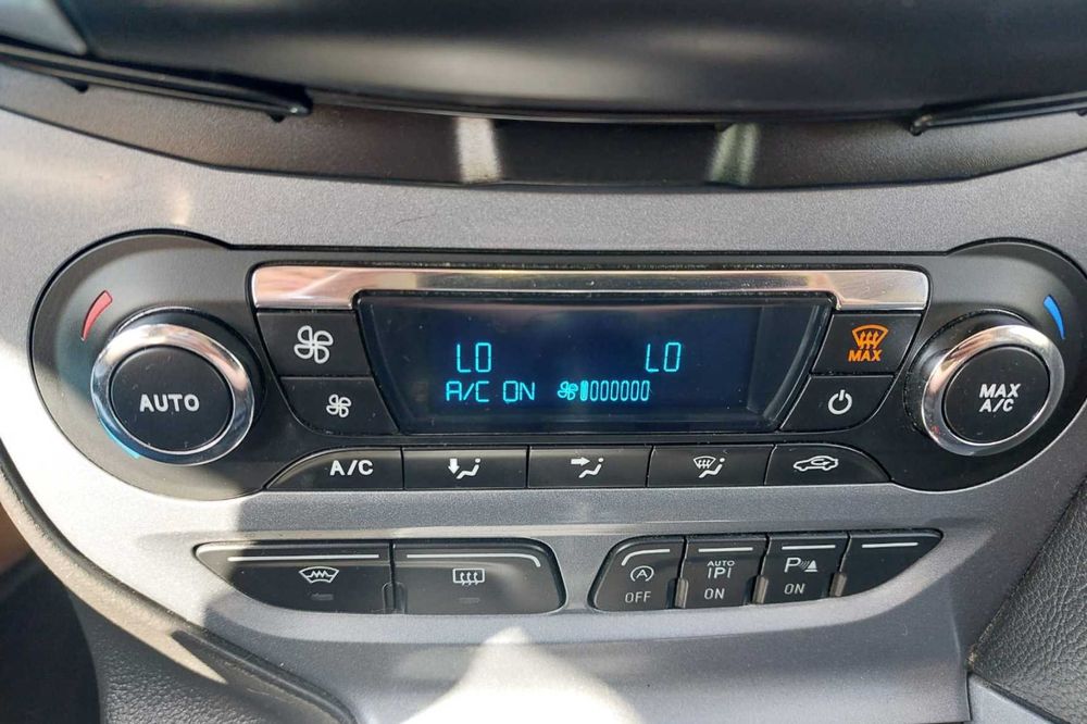 Ford Focus SW 1.6 Titanium (95 cv) - 157.000km