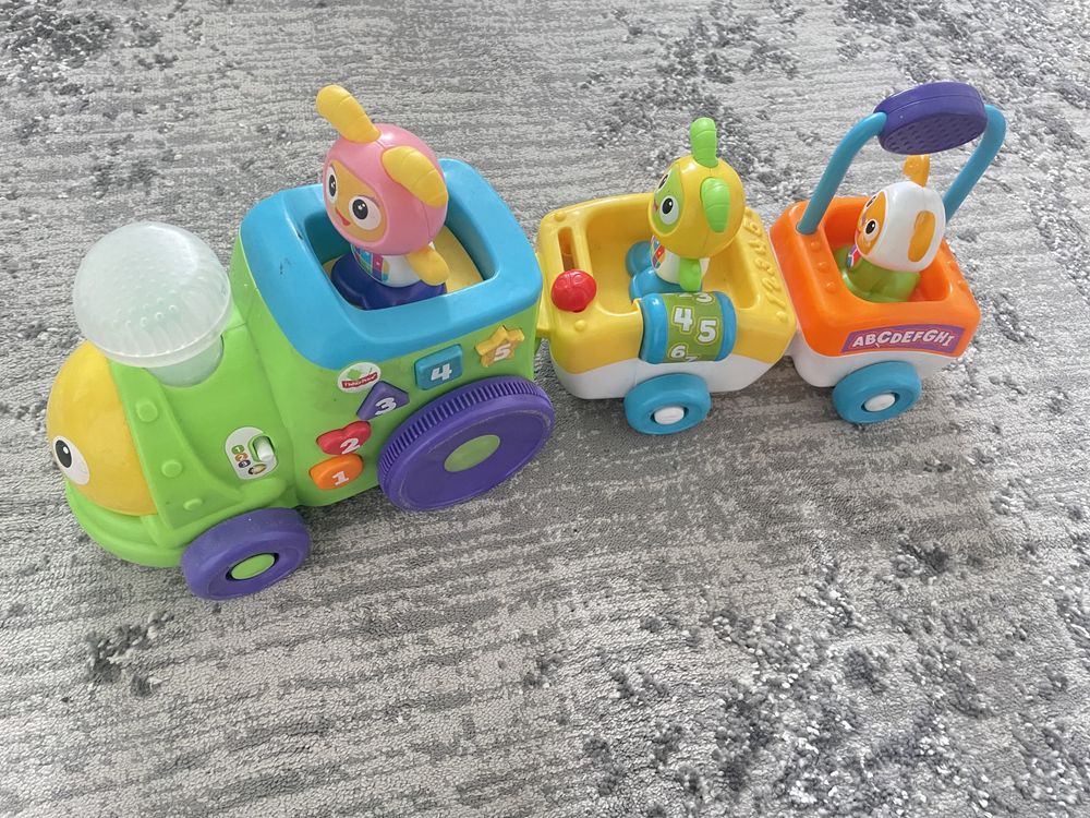 Іграшковий потяг fisher price