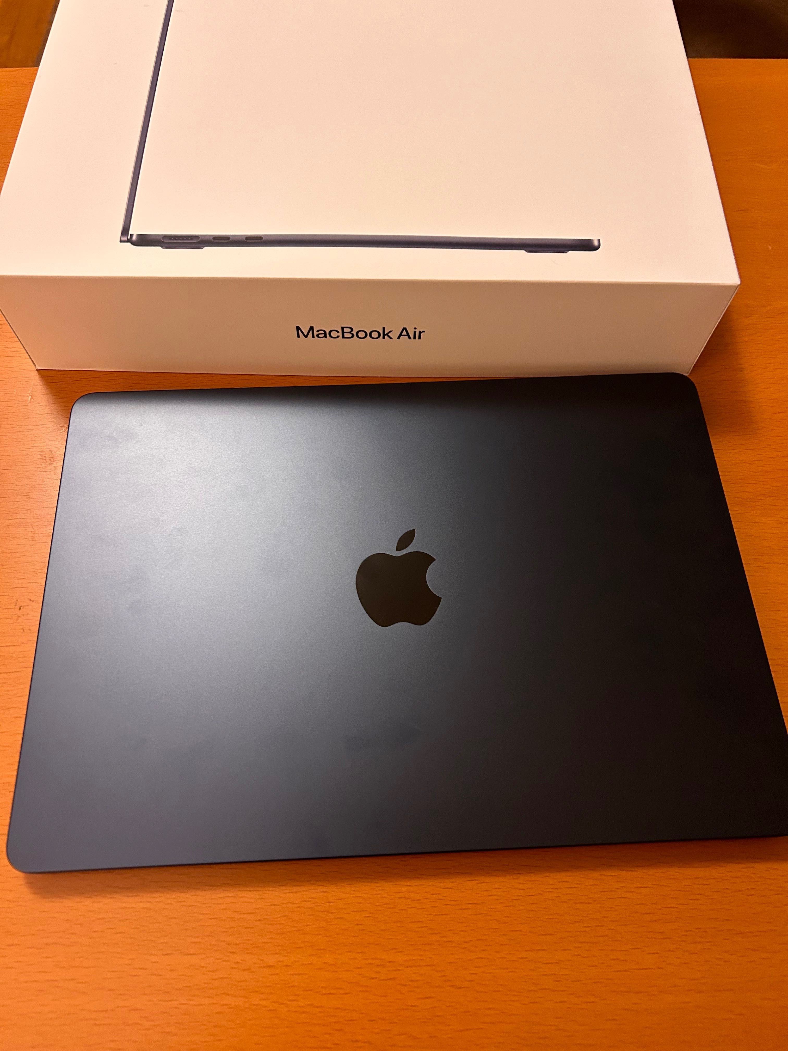 MacBook Air 13'' | 2024 | M3 8-core | 8GB | 256GB SSD - Meia‑Noite