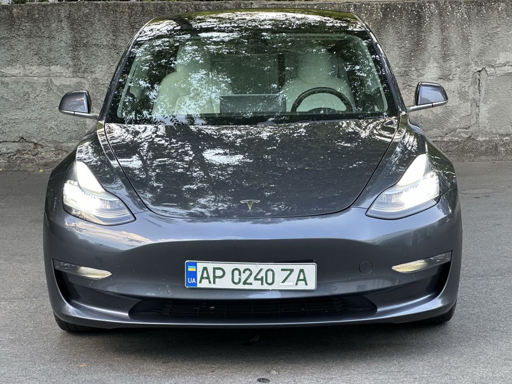 Tesla Model 3 RWD Mid Range 12.2018