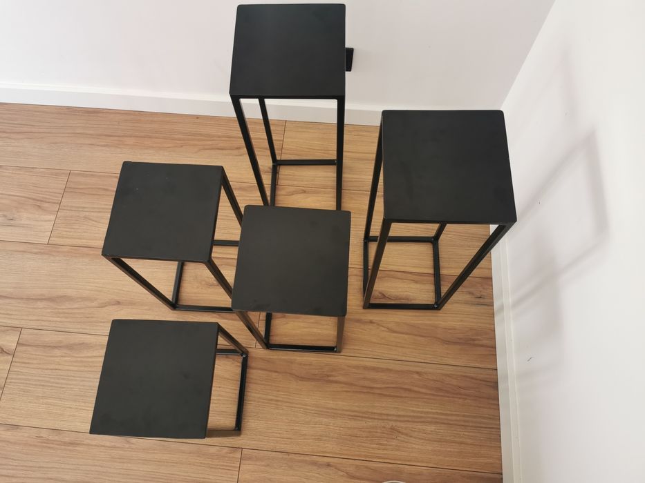 Stojaki pod kwiaty metalowe