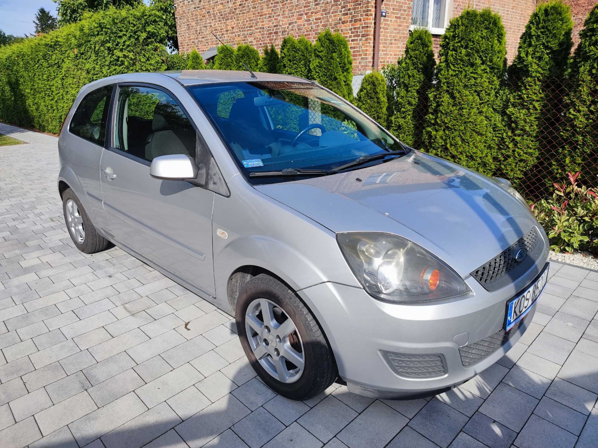 Ford Fiesta Mk6 1.3 Style – 2008 – 69 KM - niedrogi z kompletem kół