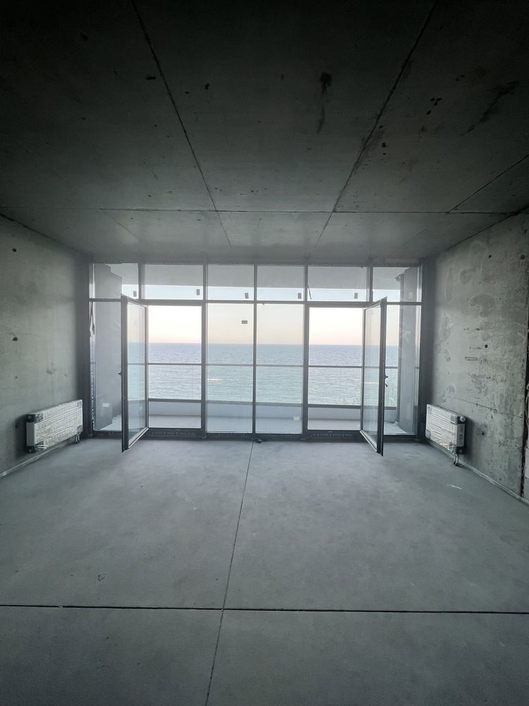Продам квартиру с террасой и прямым видом на море в ЖК Калипсо