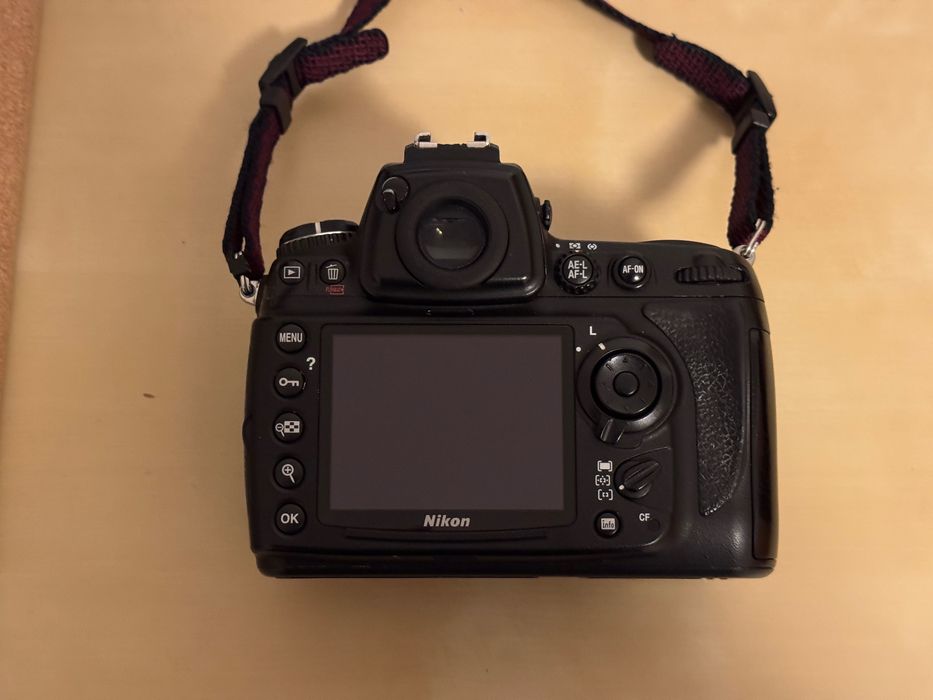 Camera Nikon D700 com grip