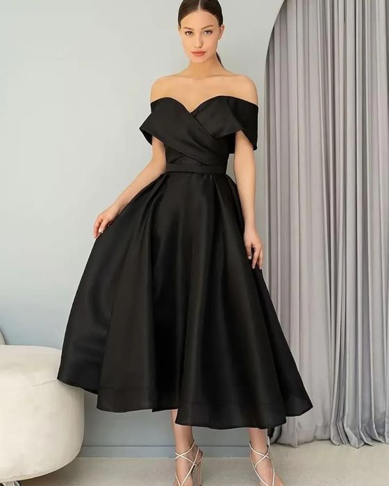 Випускні плаття.