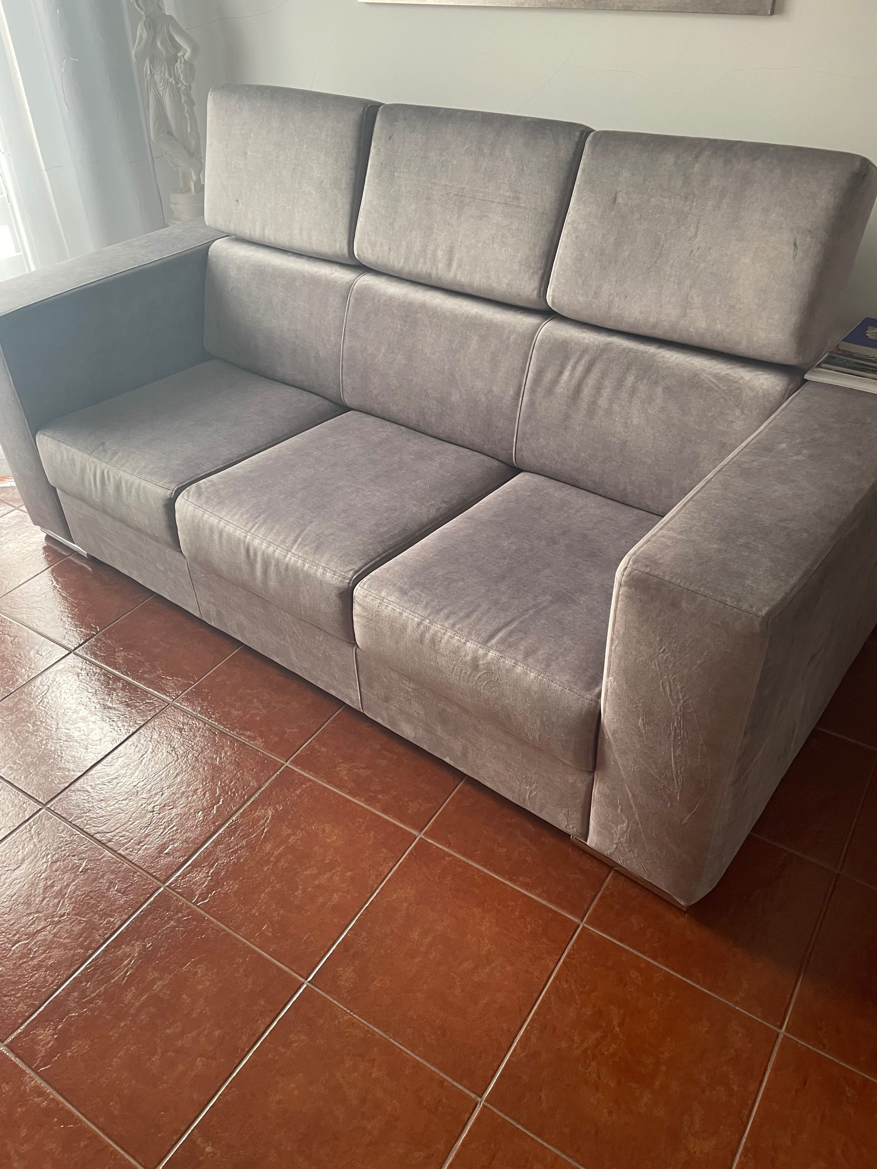 Sofa 3 lugares de tecido como novo