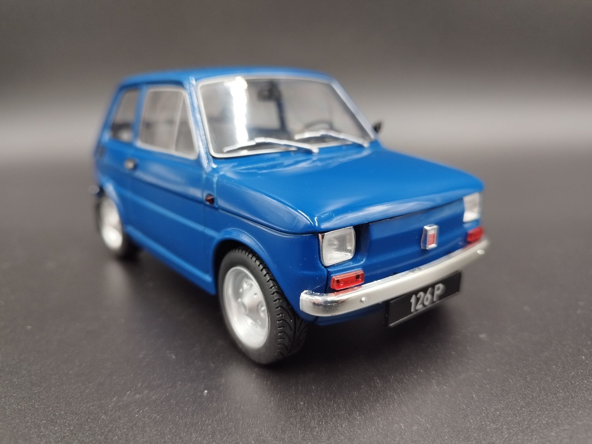 1:18 MCG Polski Fiat 126p maluch model nowy