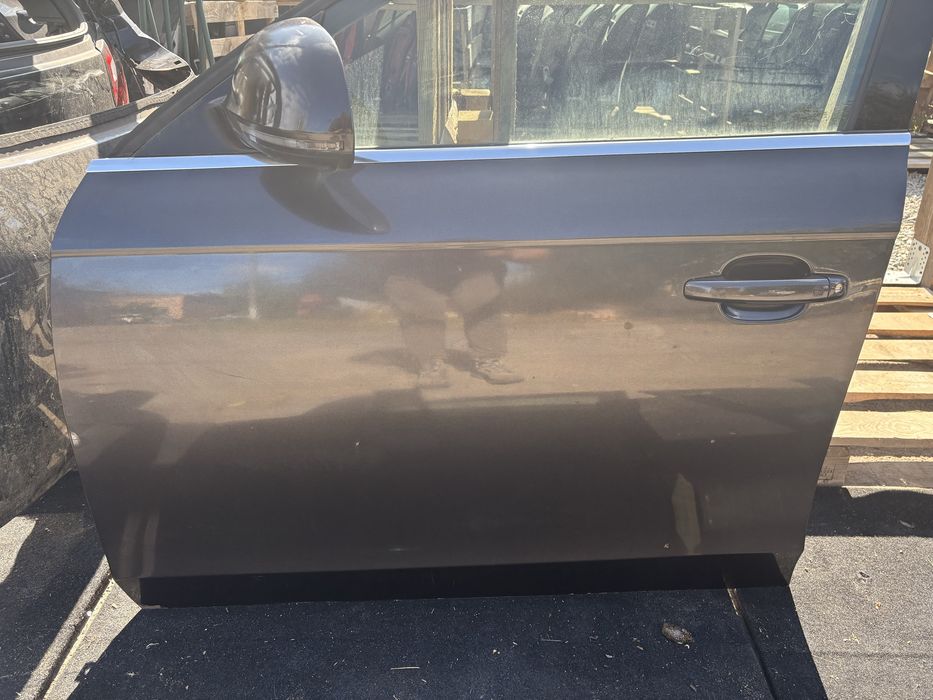 Передні двері Audi A4 B8 Ауді