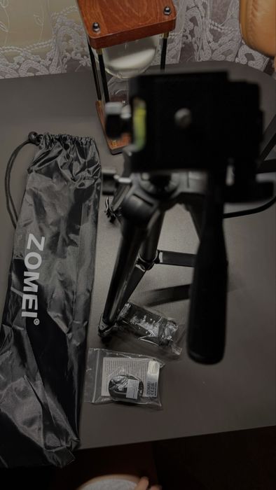 Штатив , тримач, тринога