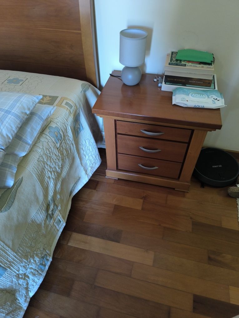 Mobília de quarto em cerejeira