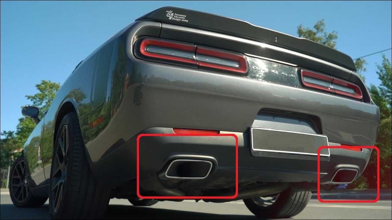 Оригінальні накладки на вихлопну під бампер Dodge Challenger Челенджер