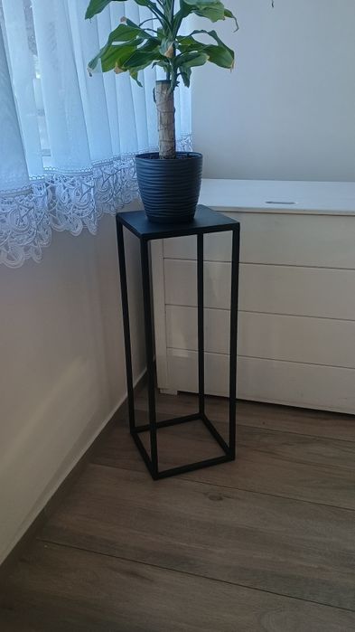Stojak pod kwiatek