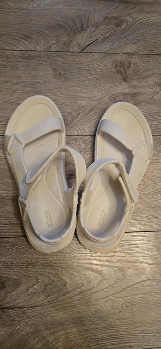 Sandałki  Sprandi kremowe rozm. 42  nowe