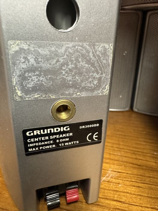 Colunas pequenas Grundig