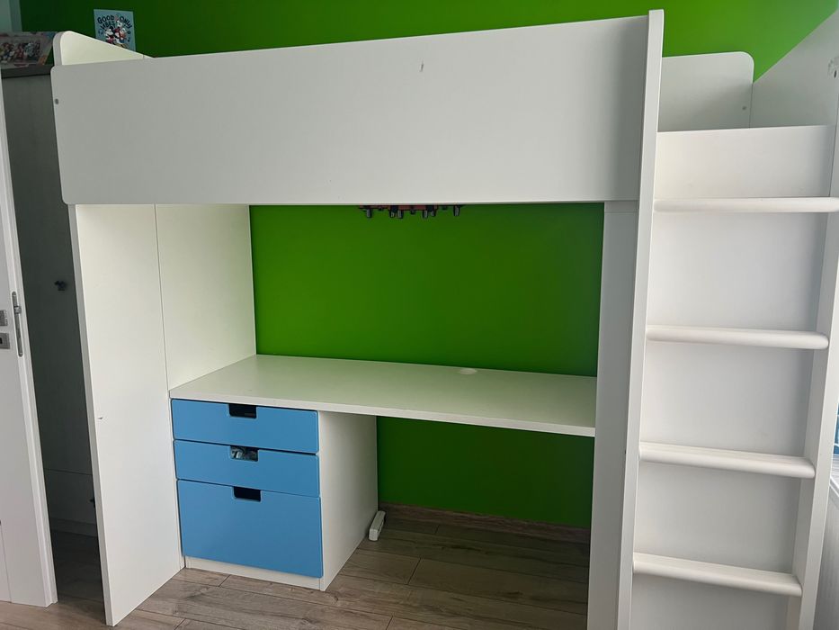 Łóżko piętrowe na antresoli z biurkiem