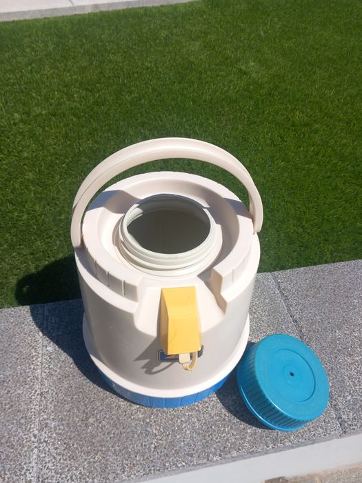 Geleiras praia 30 litros e termo 10 litros para água ou limonada