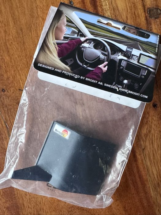 Brodit ProClip uchwyt do Volkswagen Arteon 17-25/Passat 15-18