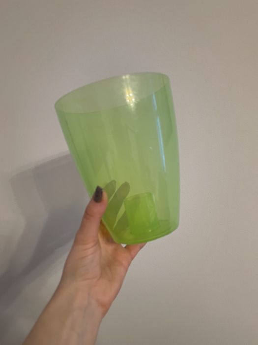 Plastikowa zielona doniczka na storczyka neon neonowa
