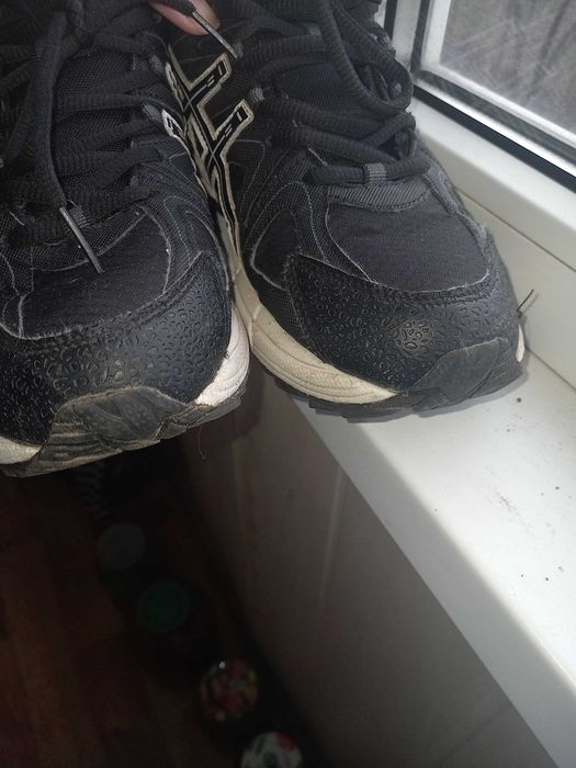 Кросівки Asics зимові в гарному стані