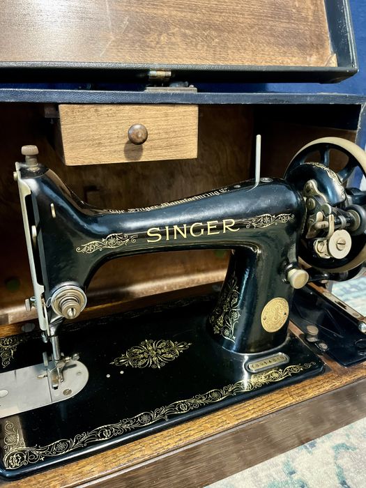 Singer No. 99 – Máquina de Costura Vintage (1933)