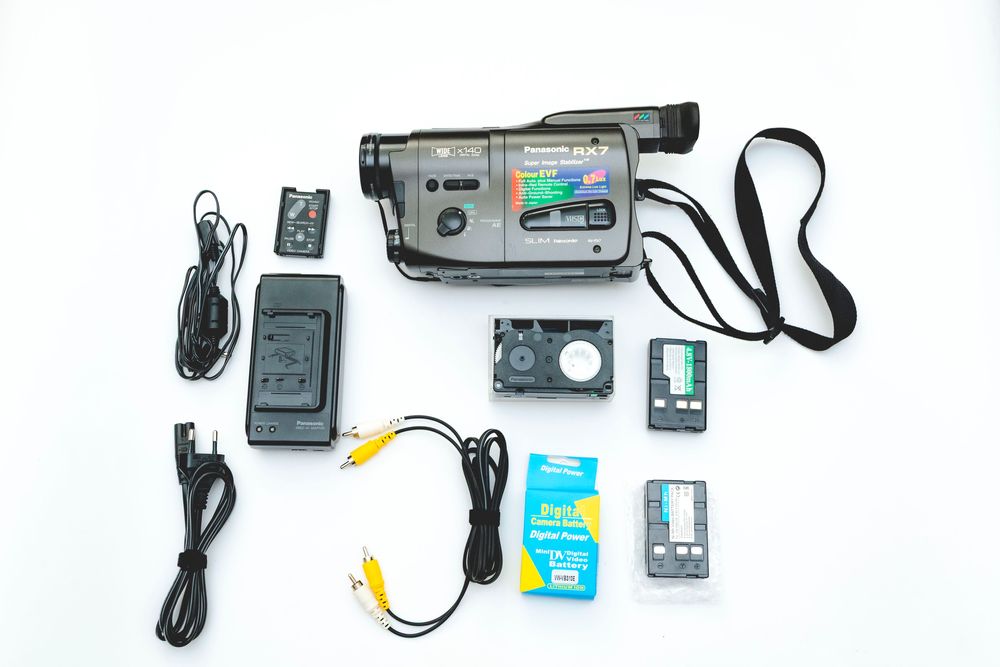 Kamera analogowa VHS C PANASONIC RX7 NOWA BATERIA kaseta SUPER stan