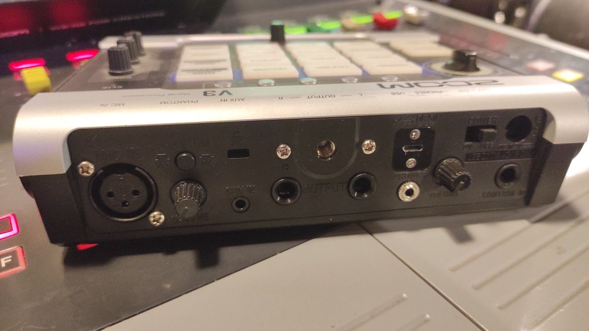 Efekt wokalowy Zoom V3 Vocal Procesor jak nowy