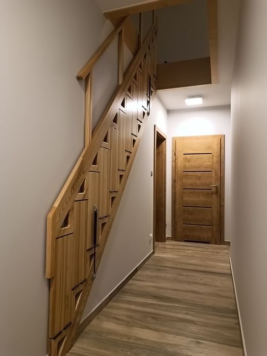 Schody składane na ścianę, na antresolę