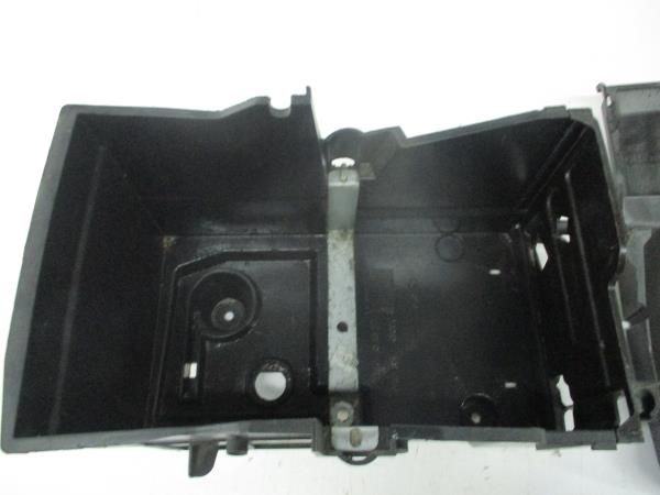 Base / caixa da bateria FORD Focus II (DA_)