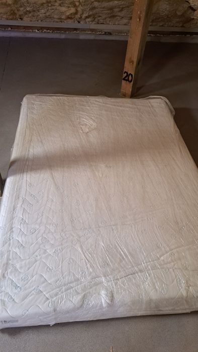 Materac  dwustronny  200x240x 20stan bdb