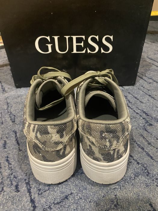 Коосівки GUESS орігінал 27,5 см устілка. Сумка у ПОДАРУНОК