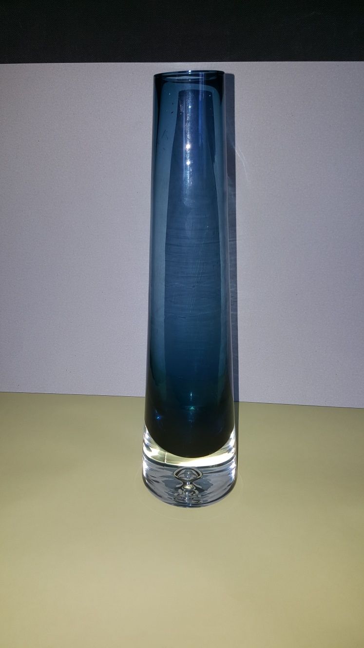 Wazon szklany niebieski Kosta sygnowany lata 50