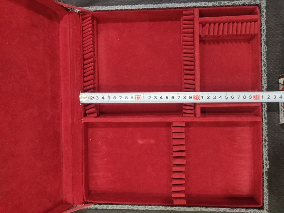 Столовий набір з МНЦ , виробник  Режевський механічний завод .