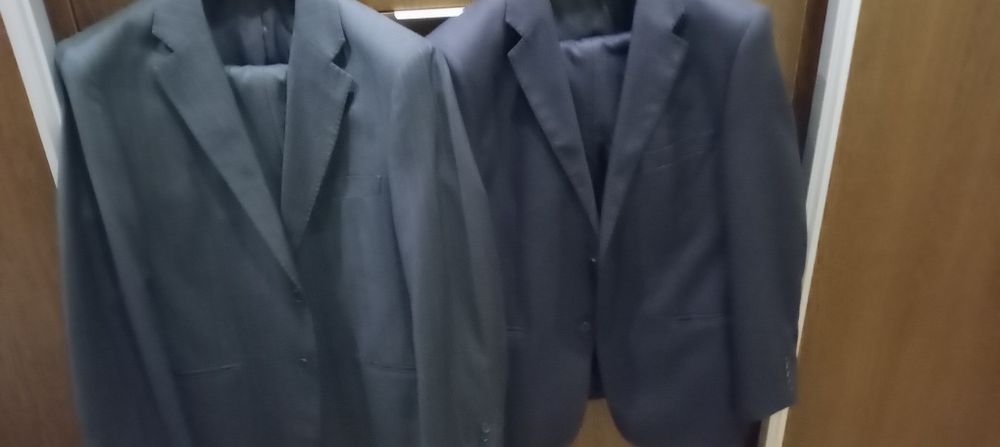 Dois fatos de homem clássicos 25€ cada um